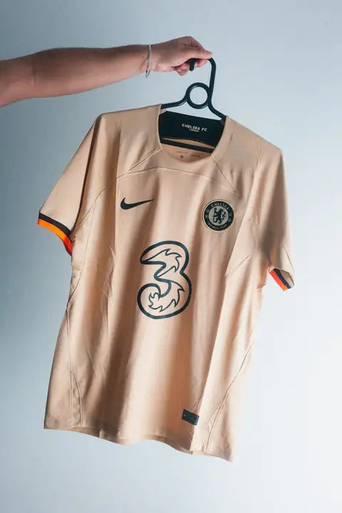 Shirt aan een hanger